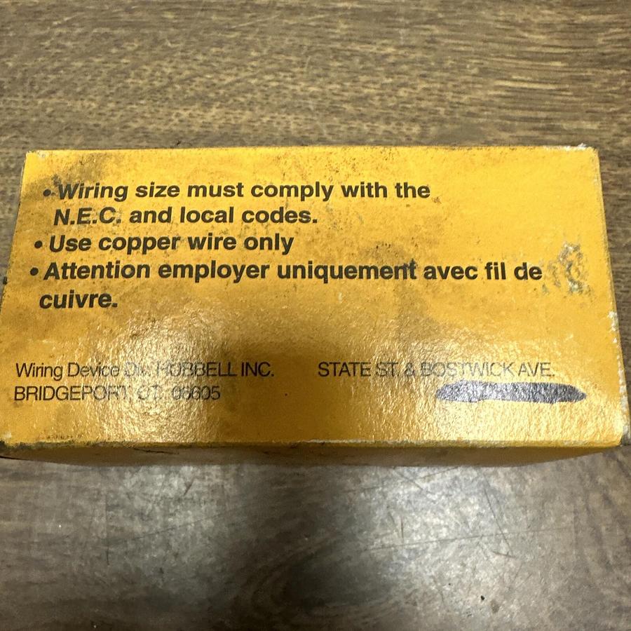 Hubbell,HBL23005B,20A 125V Hubbellock Plug