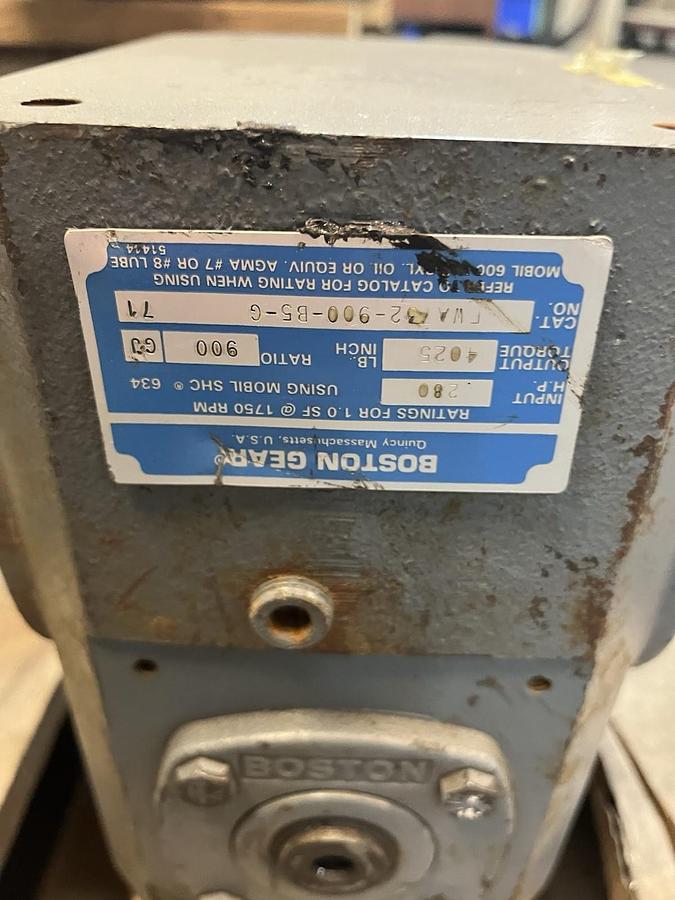 Used BOSTON GEAR,FWA732-900-B5-G,GEAR SPEED REDUCER RATIO 900 .28HP