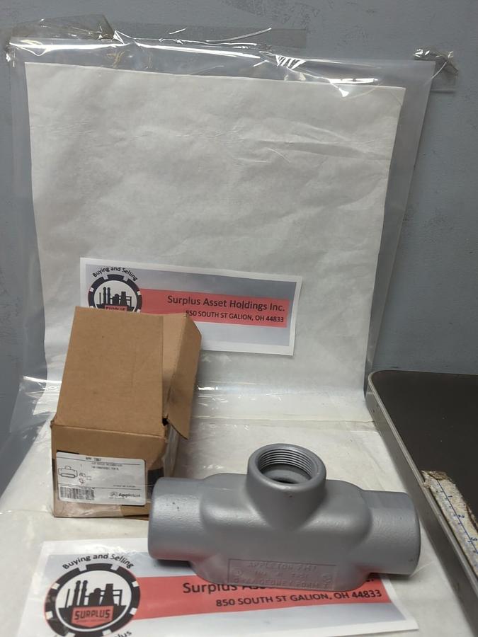 APPLETON,TB57,FM7 GRAYLOY CONDUIT BODY 1-1/2 INCH TYPE TB NOS