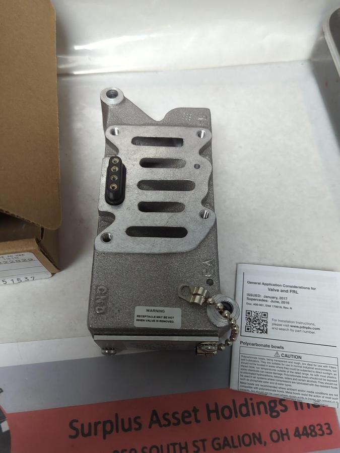 PARKER,K022090,DOUBLE SOLENOID SUB BASE 3/8 INCH NOS