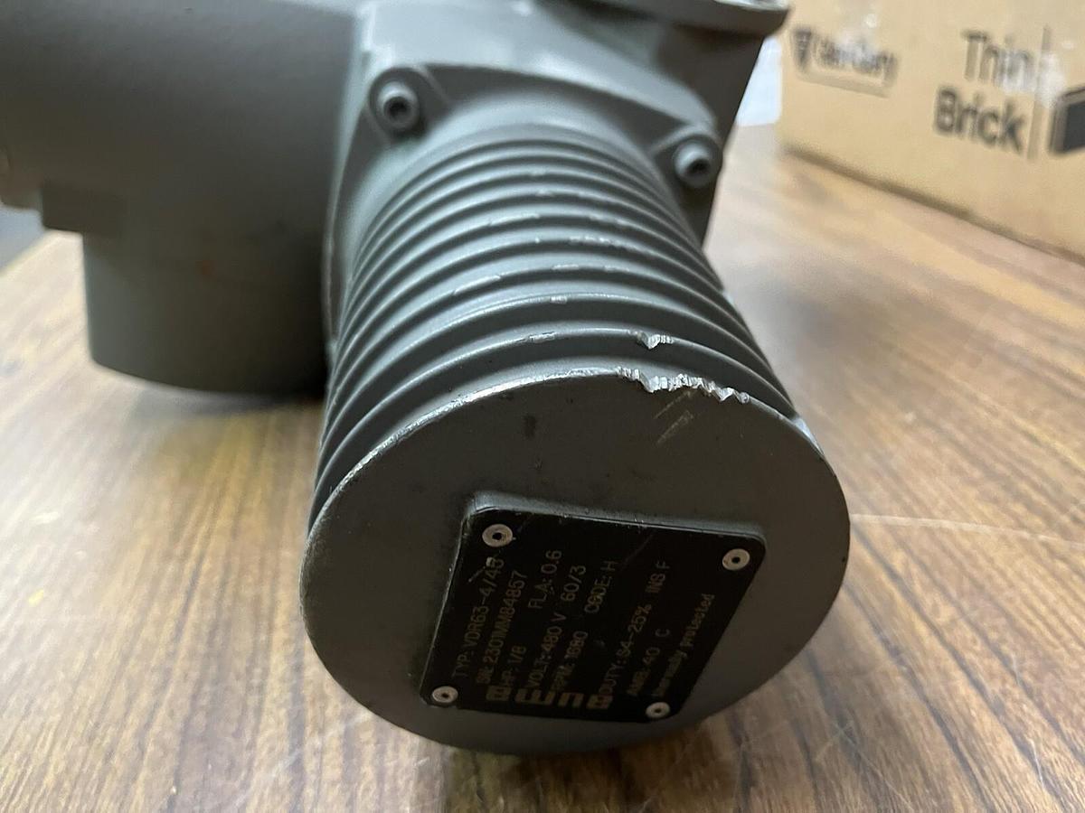 Used AUMA,SARO7.5,SWIVEL ACTUATOR DRIVE 45 TORQ 13 RPM w VDR63-4/45 Motor