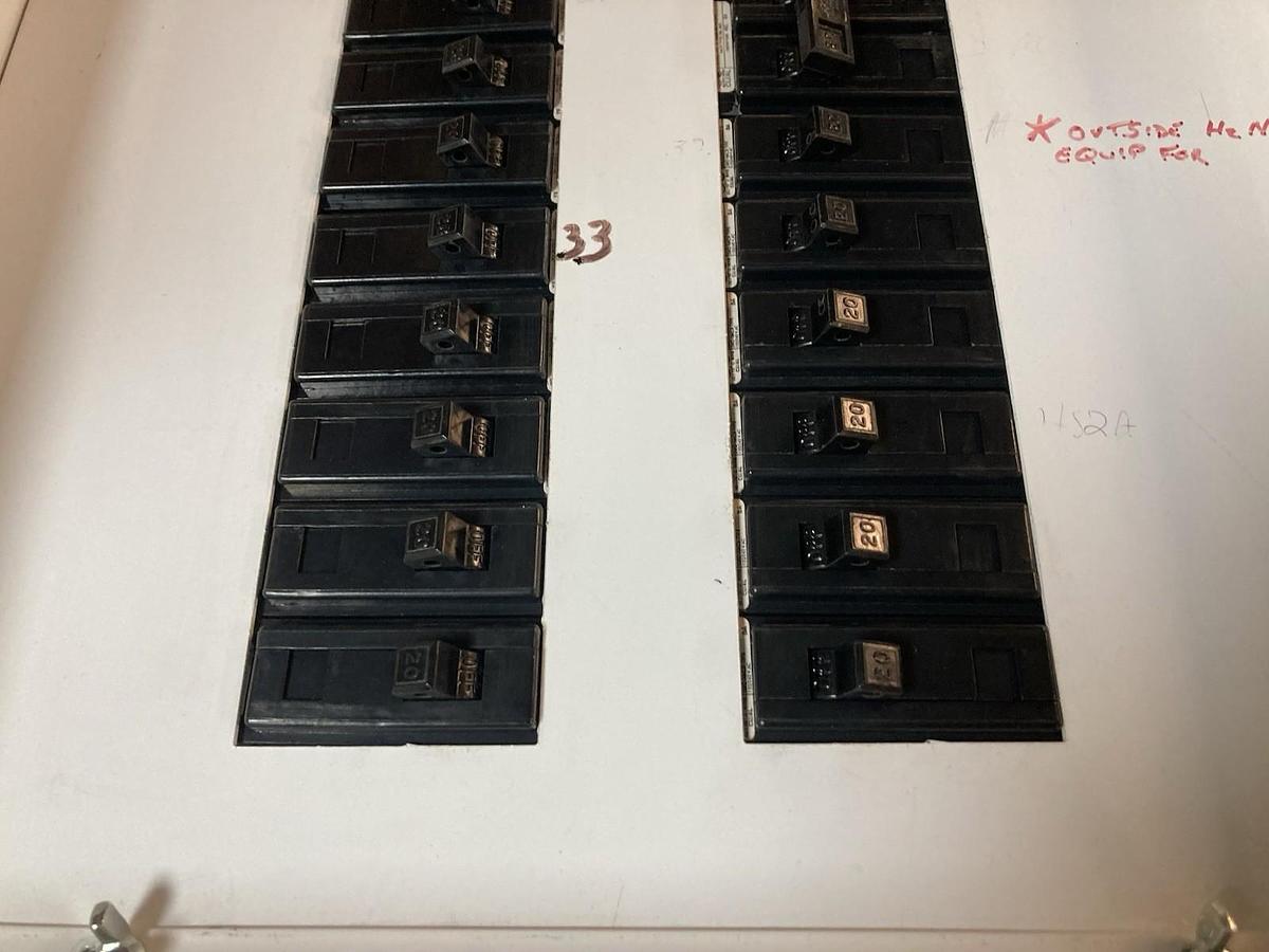 Used Eaton,PRL1,Pow-R-Line Panelboard Interior 20A 120/240V Breakers 480V MCC BUCKET