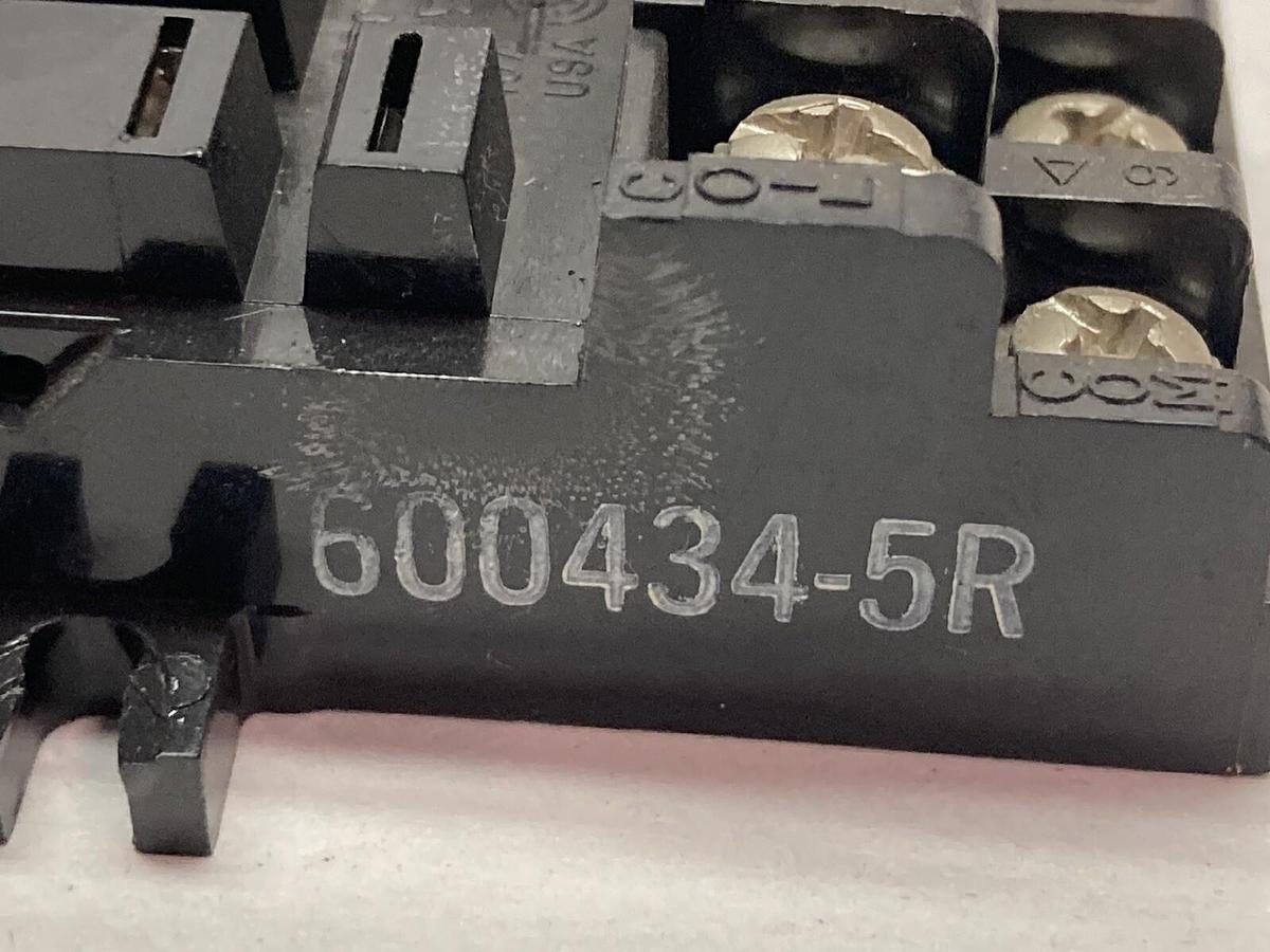 Used Reliance Electric,600-434-5R,Relay Sockets