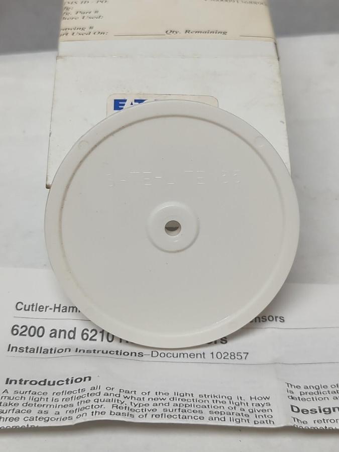 EATON,6200A-6501,PAIR OF RETROREFLECTORS 3 INCH DIA NEW