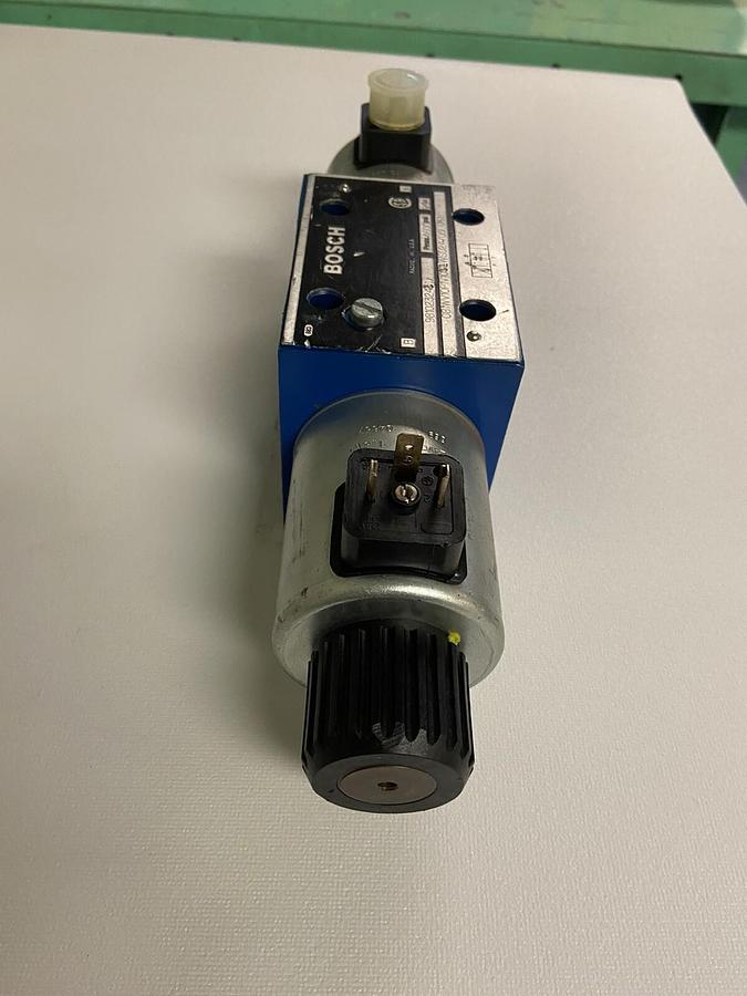 Used Bosch,9810232431 081WV10P1V001WS024/00,Hydraulic Directional Control Valve