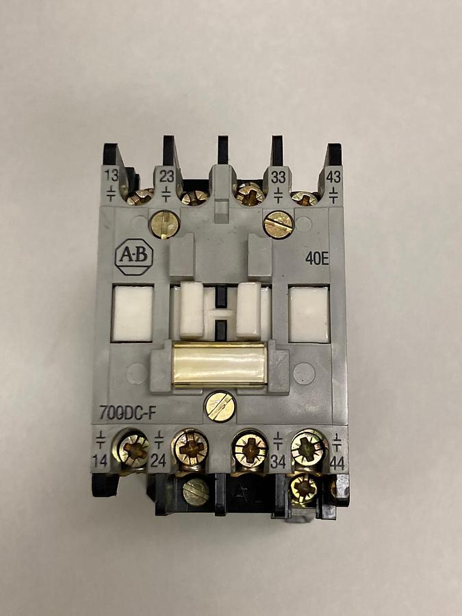 Allen Bradley,700DC-F400Z24,Ser C Control Relay 24V DC