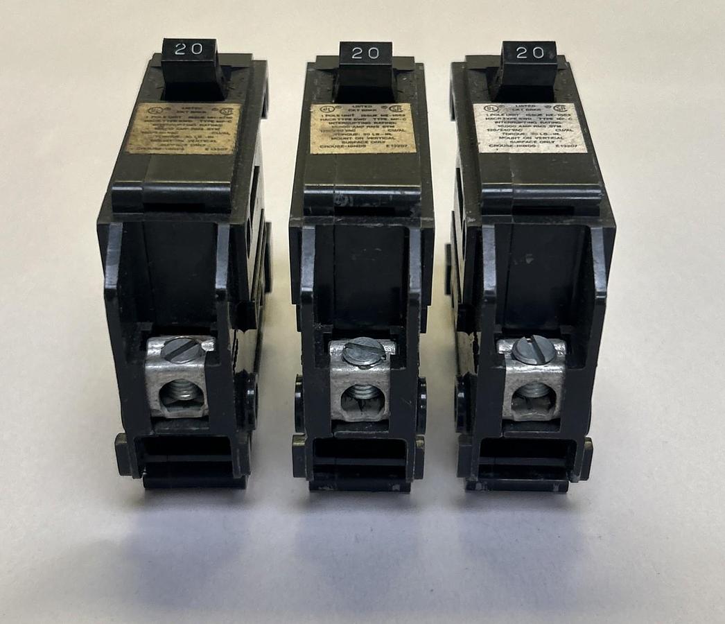 Used CROUSE-HINDS,MP120,CIRCUIT BREAKER 20A 120/240V 1P LOT OF 3