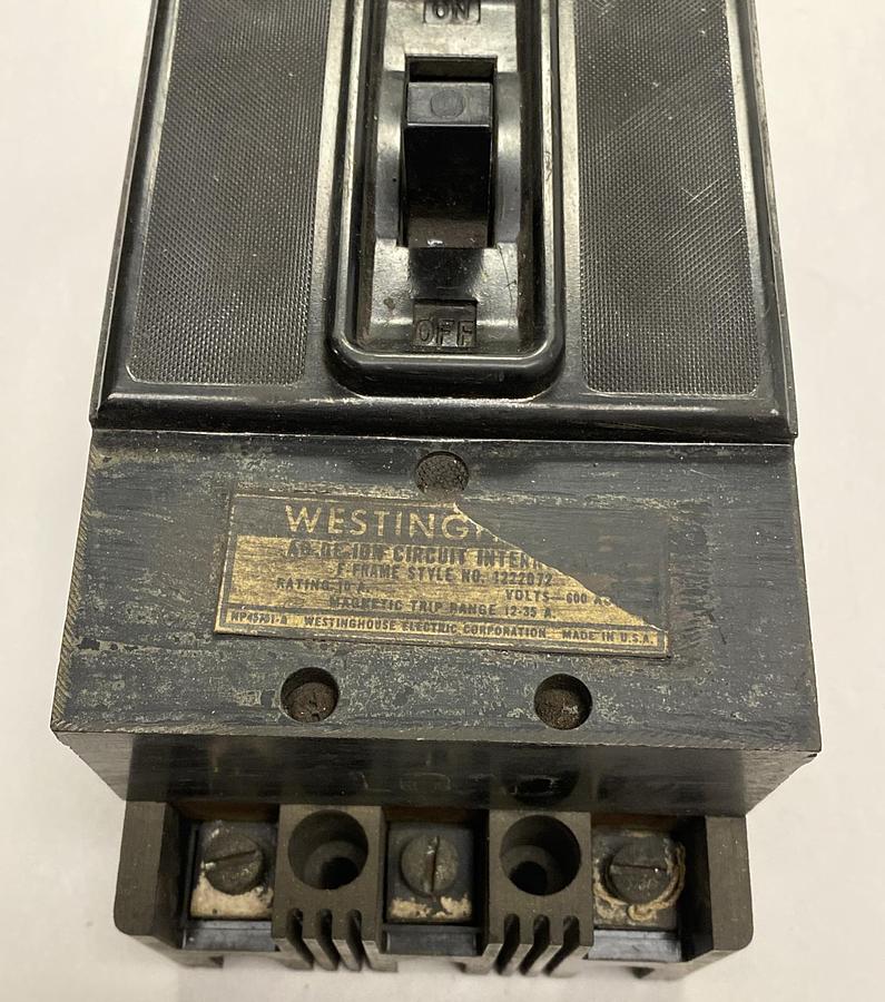 Used Westinghouse,NP28397,Circuit Breaker 10A 600V 3 Pole