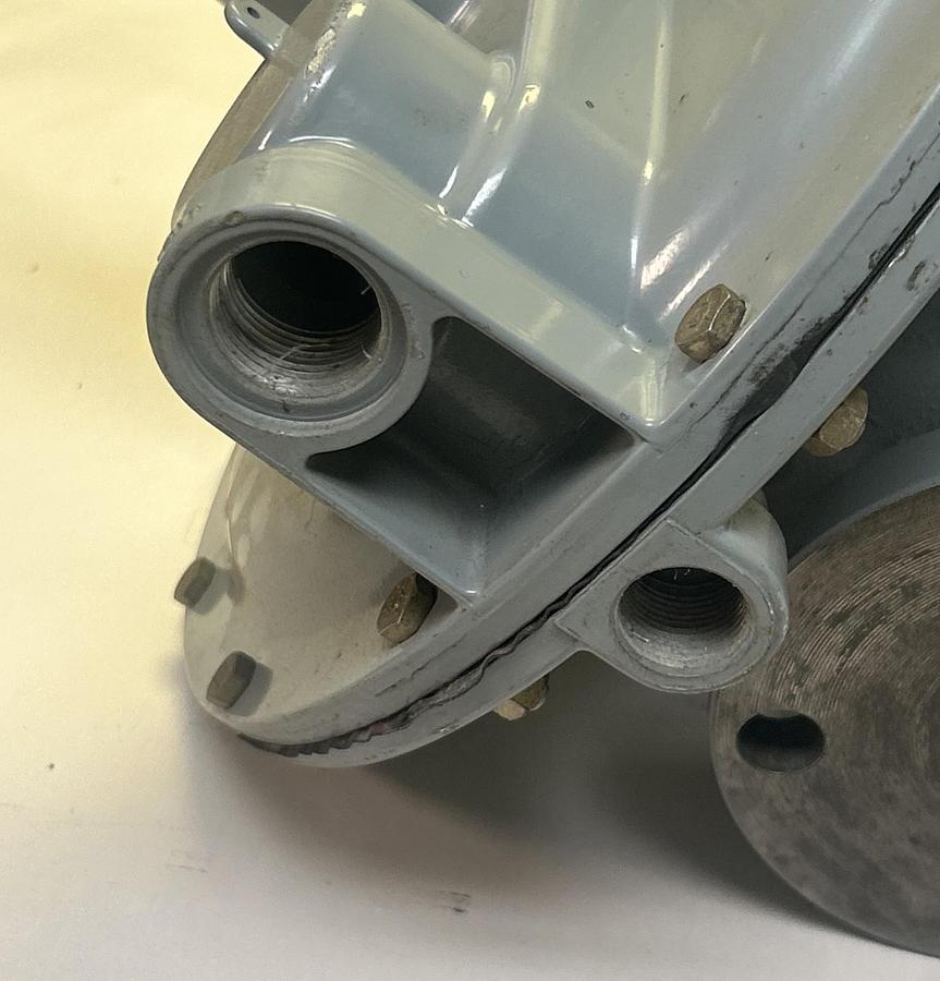 Used FISHER CONTROLS,133H-4,GAS REGULATOR