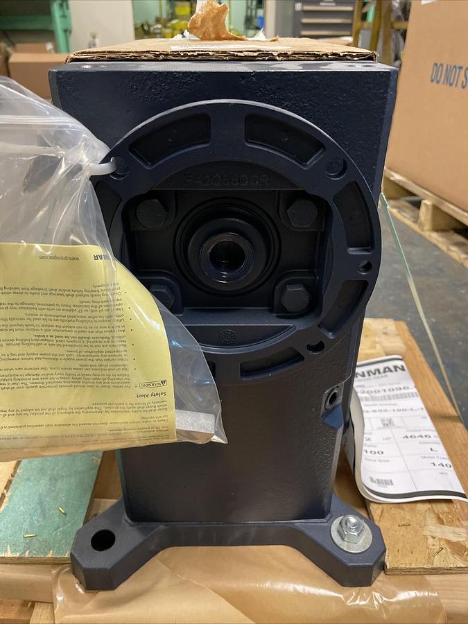 Used IRONMAN GEAR GROOVE,GR-TMQ-852-100-L-140,GEAR SPEED REDUCER RATIO 100 2HP