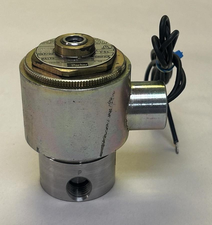 PARKER,G6114-0153,SOLENOID VALVE 110/120V 125PSI NOS