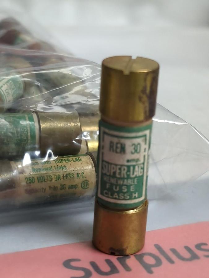 COOPER BUSSMANN,REN-30,RENEWABLE 30 AMP FUSE LOT OF 40 PRE-OWNED