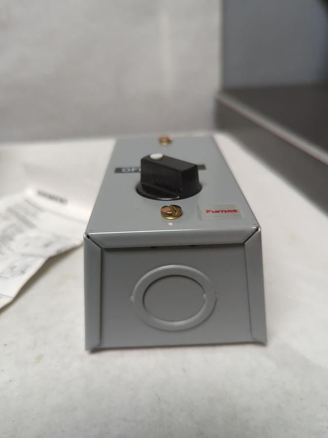 SIEMENS,50AA3C6,ON-OFF CONTROL STATION NEMA 1 NOS