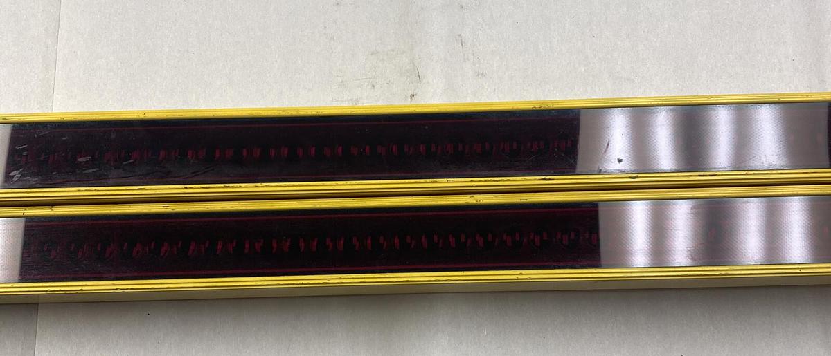 Used STI,MS46-30-1045-Q1-X-SC1,Transmitter MS46SR-30-1045-Q1-R-NC-FP-SC1 Receiver