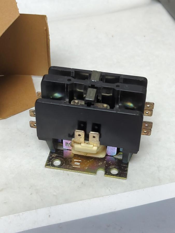 JOSLYN CLARK,DP2C302-120,DEFINITE PURPOSE CONTACTOR 30 AMP 2-POLE NOS