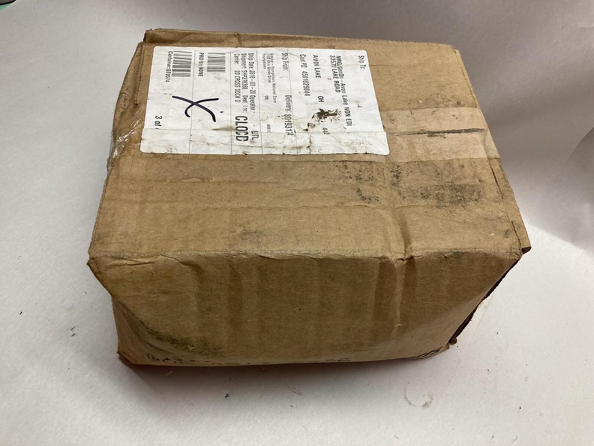 Used Thomas & Betts Superstrut,703 1,EMT Strut Clamp 1 Inch Box of 100