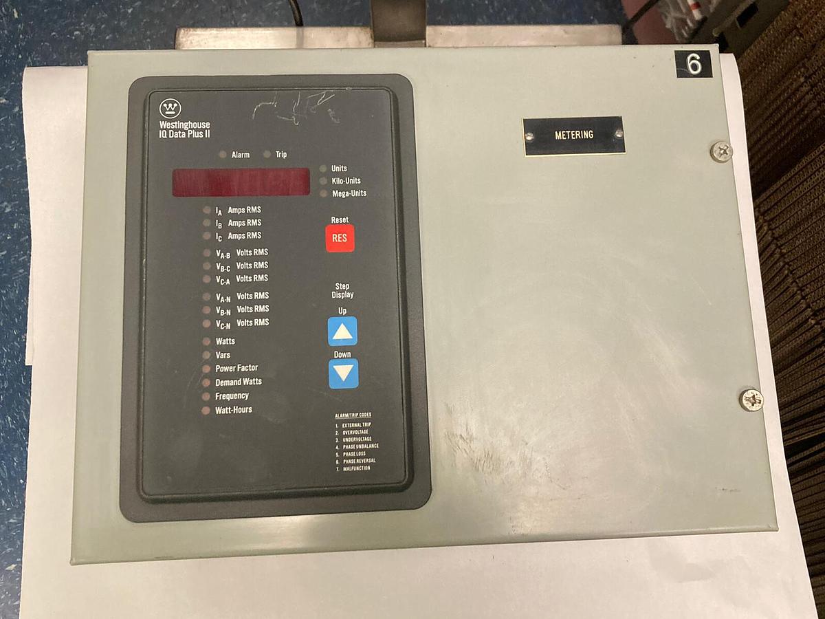 Used Cutler Hammer,3-Phase,12 INCH MCC Disconnect Switch with IQ Data Plus II 2D78522