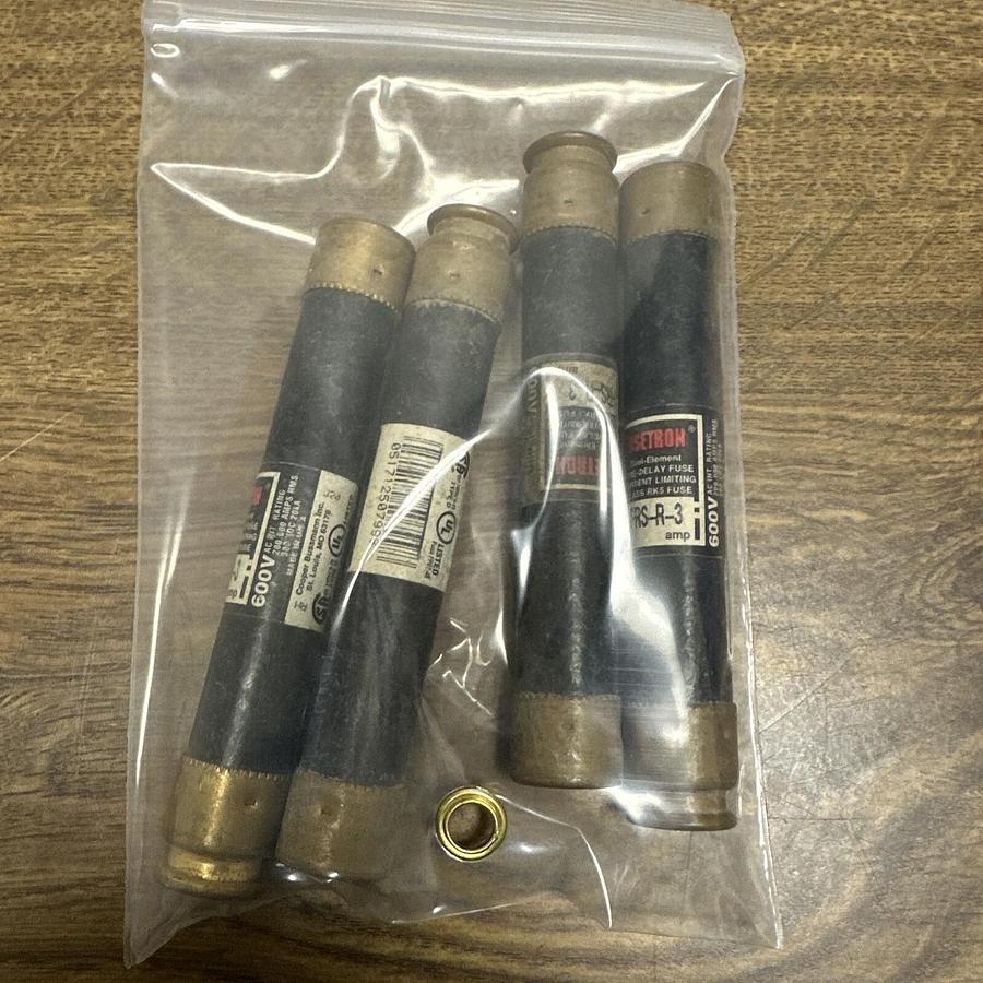 Used Fusetron,FRS-R-3,600VAC Dual Element Time Delay Fuse LOT of 4