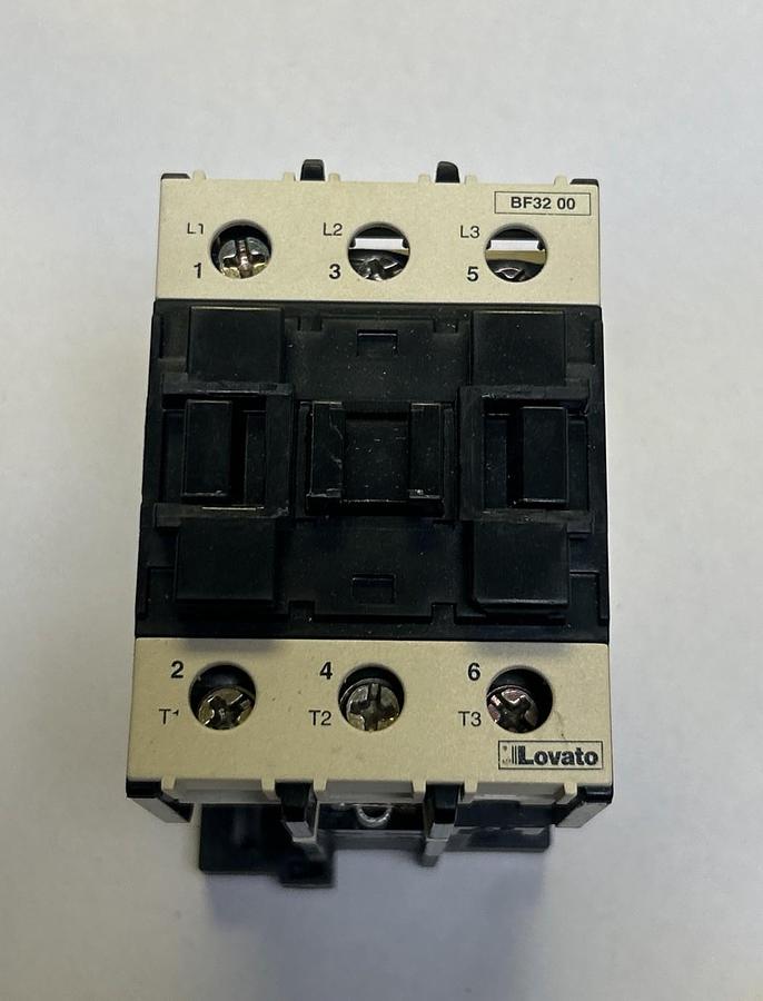 Used LOVATO,BF3200,CONTACTOR