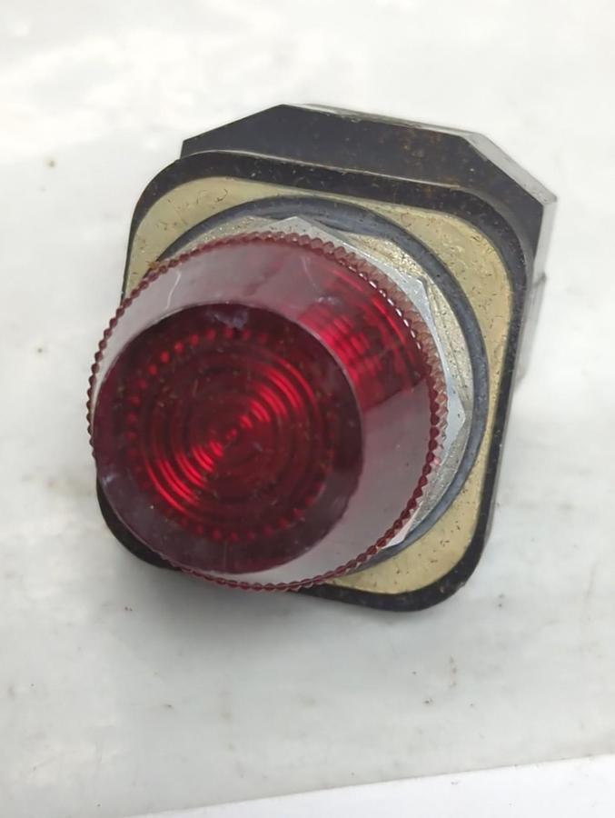 Used ALLEN BRADLEY,800T-PT16,SERIES T RED PUSHBUTTON PRE-OWNED