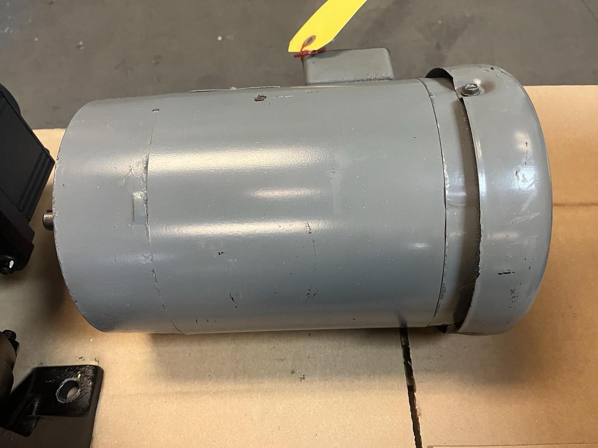 Used BALDOR,84Z04008,GRUNDFOS PUMP MOTOR 1-1/2HP 3450RPM 3PH 56C 208-230/460V