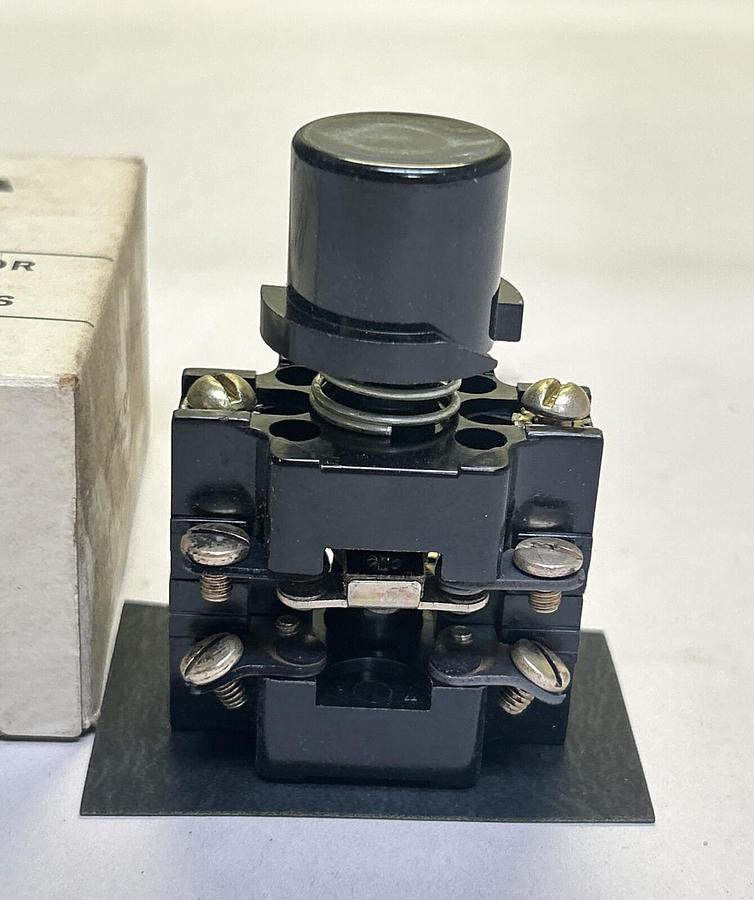 SYLVANIA,A100-44061A,PUSH BUTTON NOS