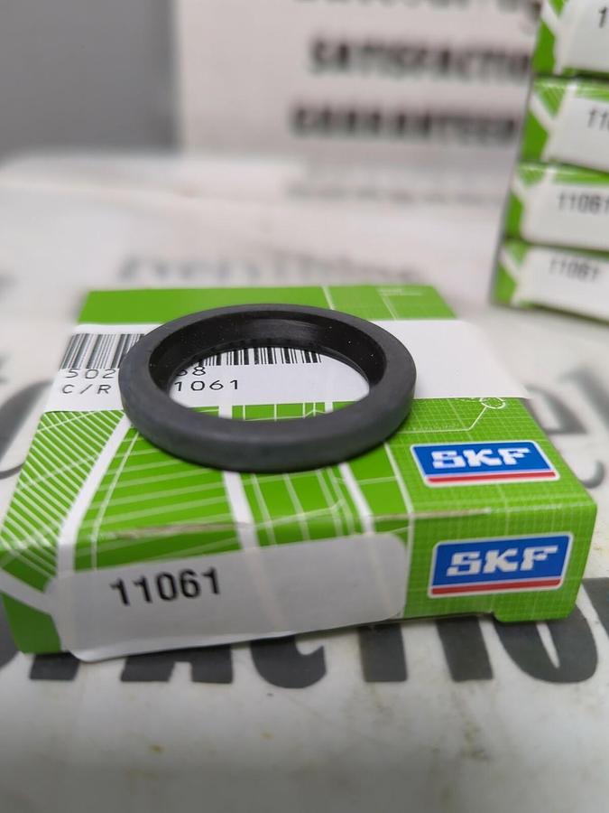 SKF,11061,OIL SEAL 1-1/8 IN X 1- 31/64 IN X 3/16 IN LOT OF 10 NOS
