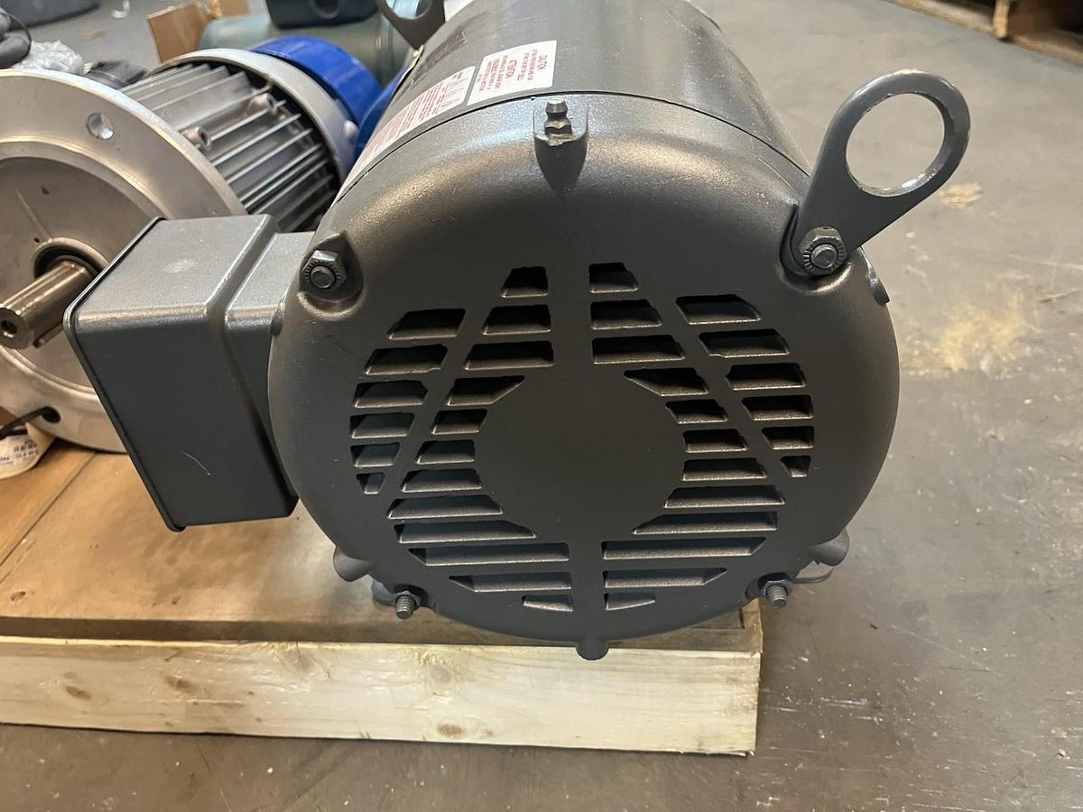 BALDOR,2013000840,MOTOR 10HP 380V 1460RPM 215T 3PH