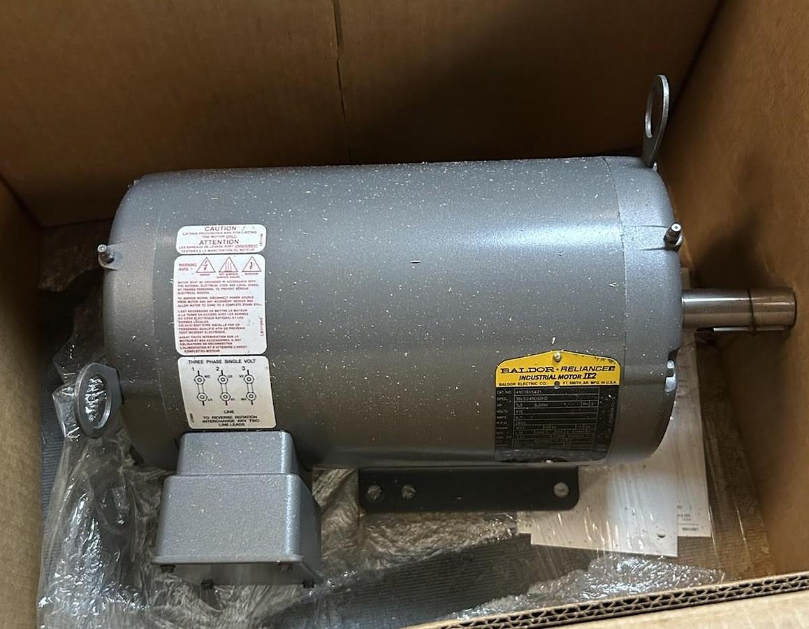 BALDOR,4107655431,INDUSTRIAL MOTOR IE2 7.5HP 415V 2850RPM 3PH 184T FRAME