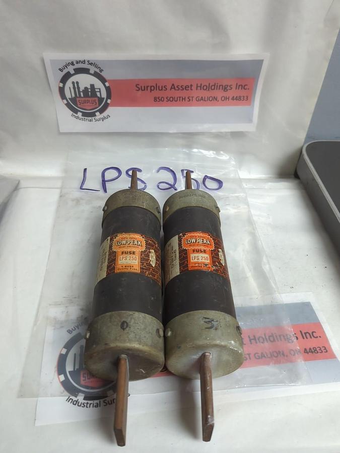 Used COOPER BUSSMANN,LPS-250,LOW-PEAK FUSE 250 AMP LOT OF 2 PRE-OWNED