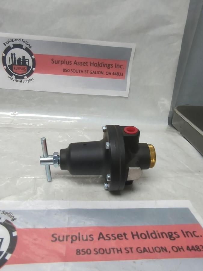NORGREN,11-002-007,AIR PRESSURE REGULATOR PRE-OWNED