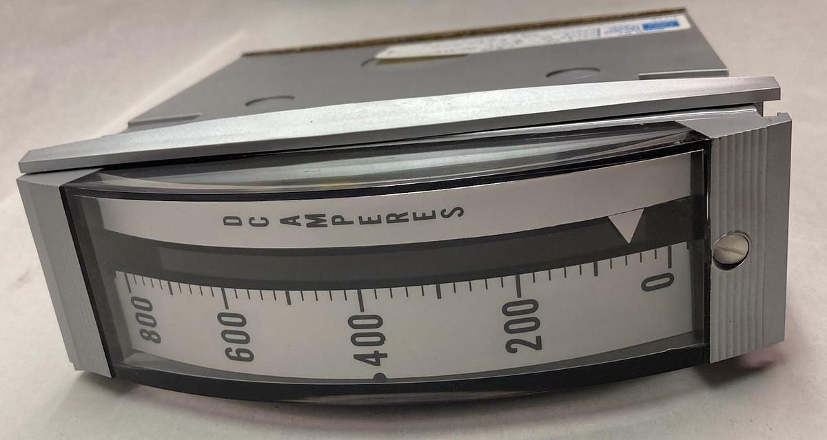 General Electric,YE/180,Vertical Panel Meter 0-800 DC Amps