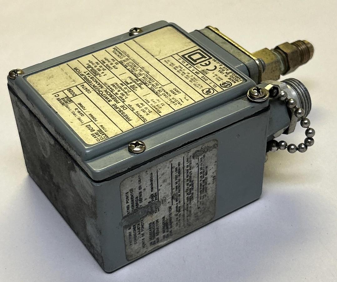 Used SQUARE D,9012GAW-5,PRESSURE SWITCH