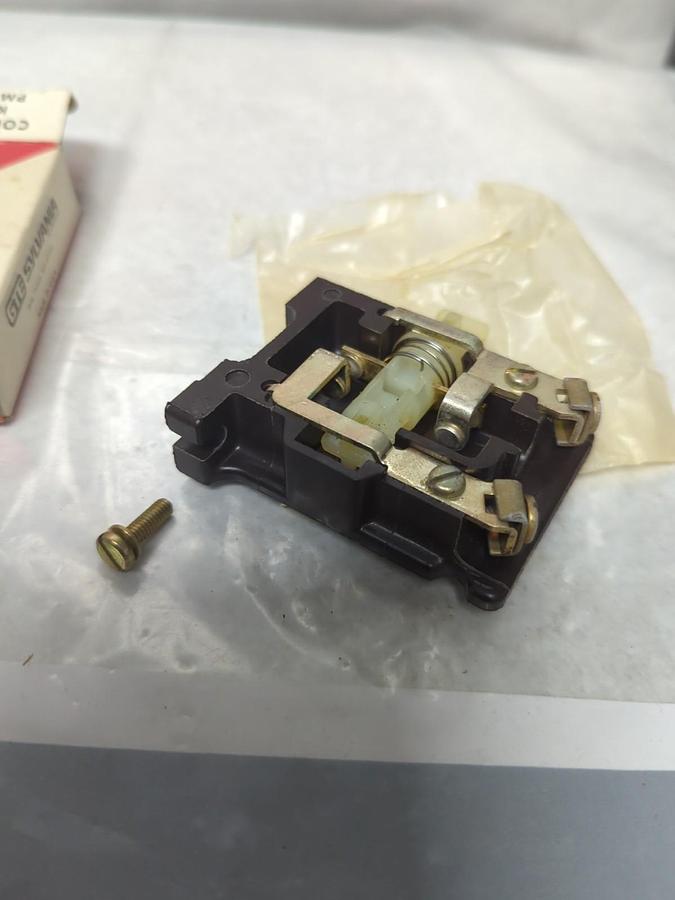 SYLVANIA,KPM-31A,CONVERTIBLE POLE KIT NOS