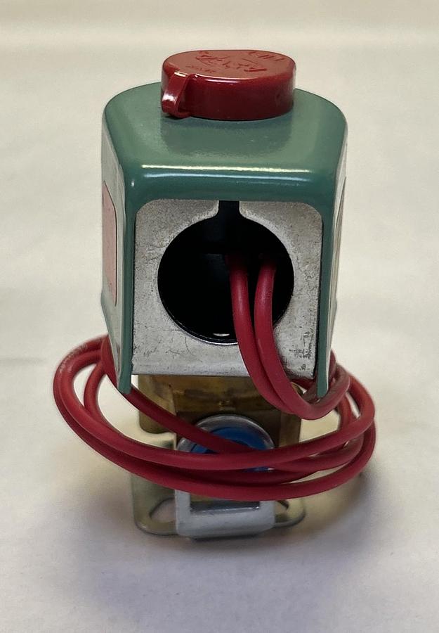 ASCO,8262B208,SOLENOID VALVE 1/4INCH 110/120V NOS