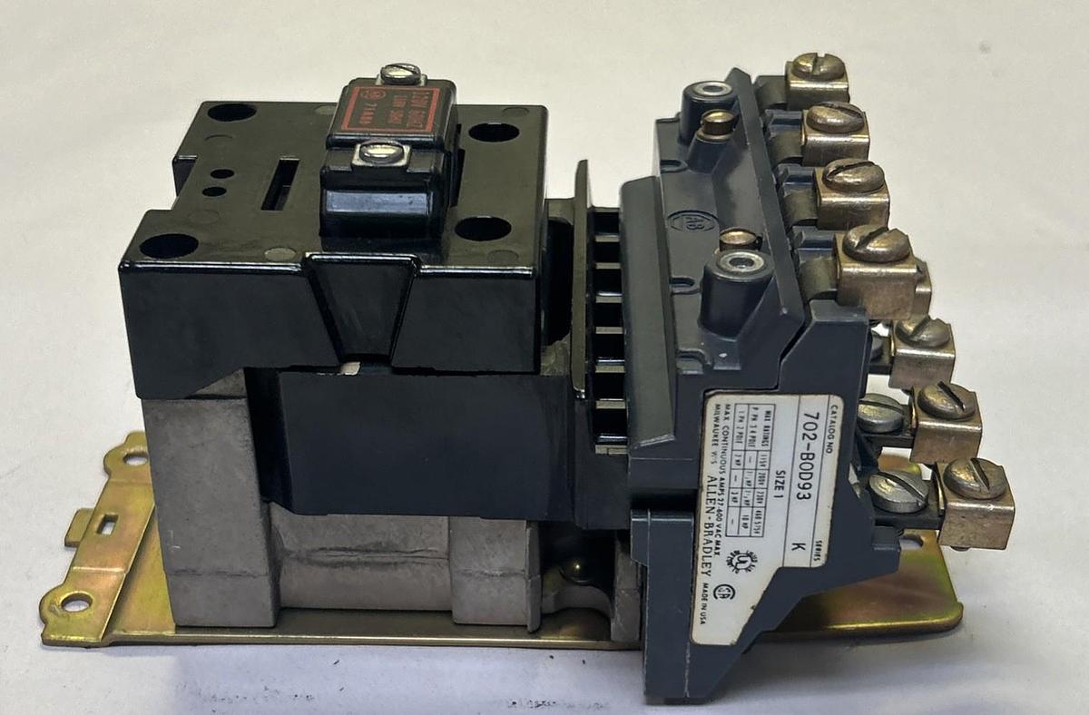 Used ALLEN BRADLEY,702-B0D93,CONTACTOR SIZE 1 27A 600V