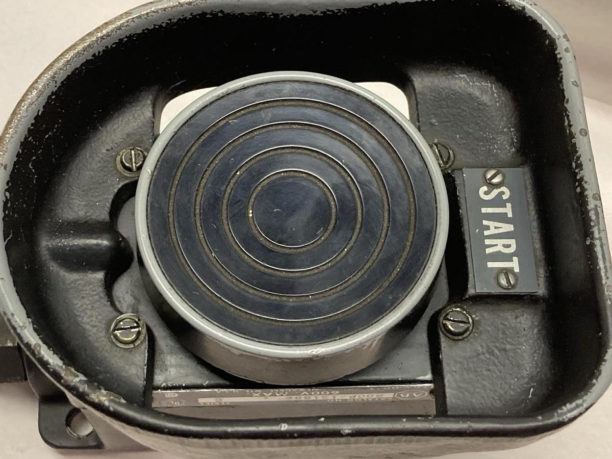 Used Allen-Bradley,800P-1S1BBS,Operating Push Button Ser C 600V Max