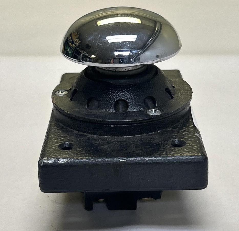 Used REES,347S,HEAVY DUTY PUSH BUTTON 600V 250VDC