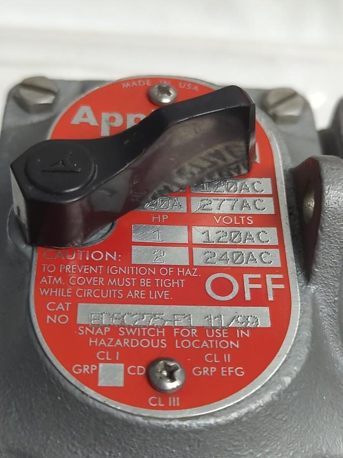 APPLETON,EDSC275-F1,SNAP SWITCH HAZARDOUS LOCATION 20 AMP NOS