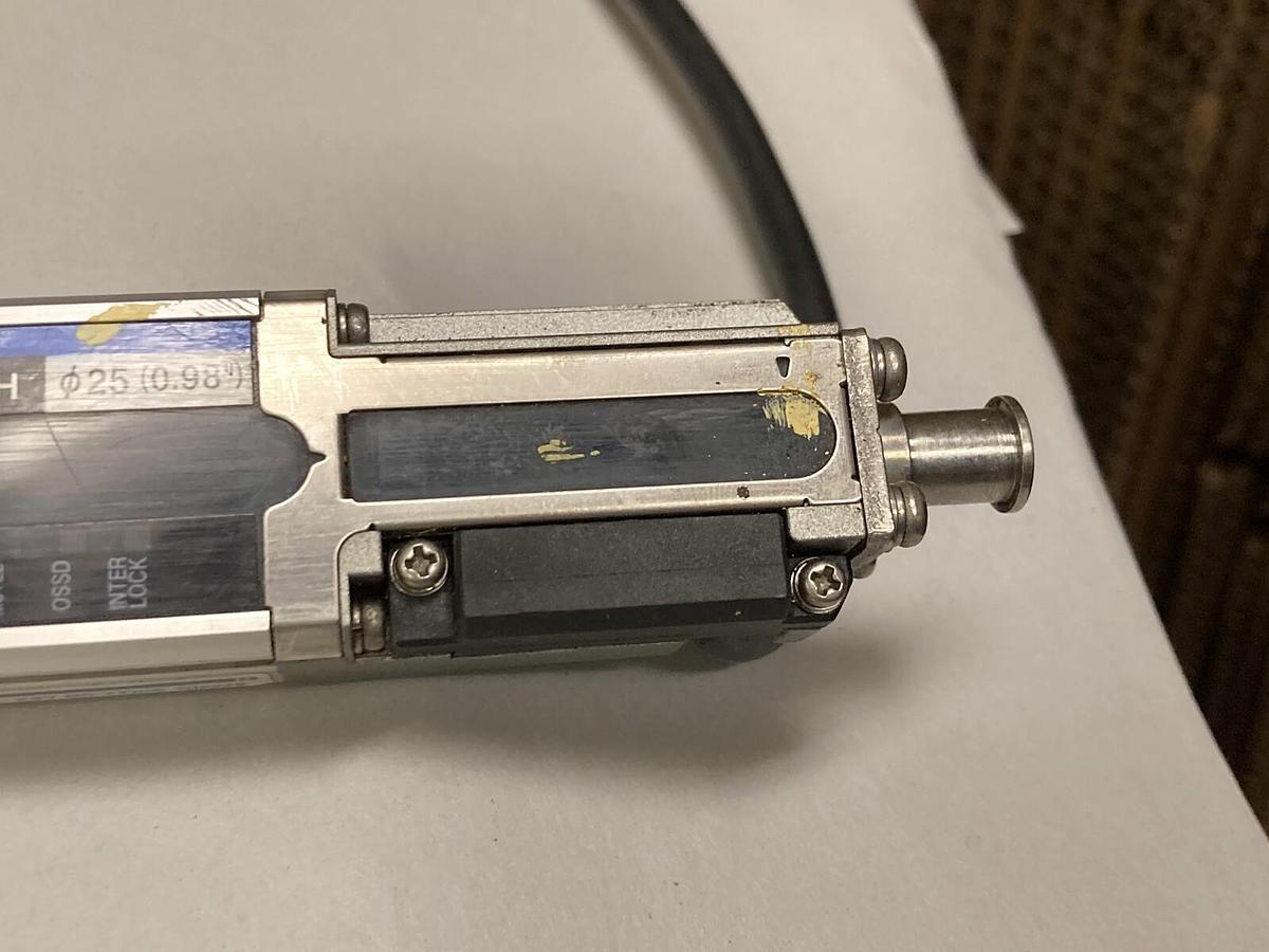 Used Keyence,SL-V24H-R,Type 4 Light Curtain Receiver