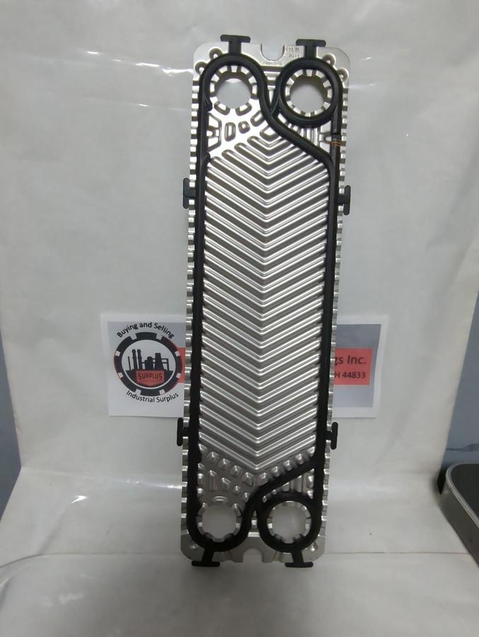 ALFA,S M3-2 A,HEAT EXCHANGE PLATE 17 INCH L X 5 INCH W 4-HOLE WITH GASKET NOS