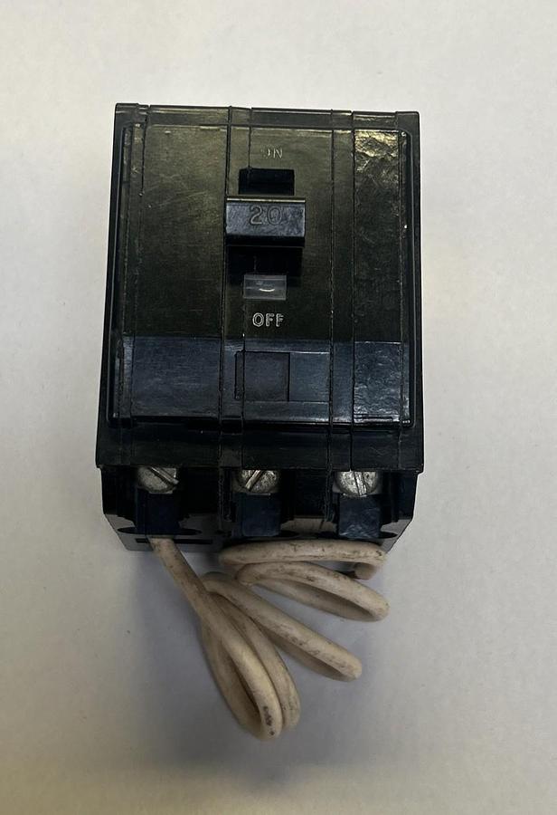 Used SQUARE D,QO320,CIRCUIT BREAKER 20A 120/240V 3P