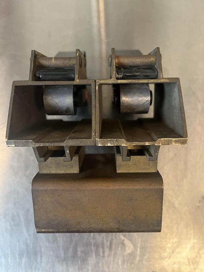 Used HELWIG CARBON,11-111731-2-701,DUAL BRUSH HOLDER 27-7/8 BRUSHES