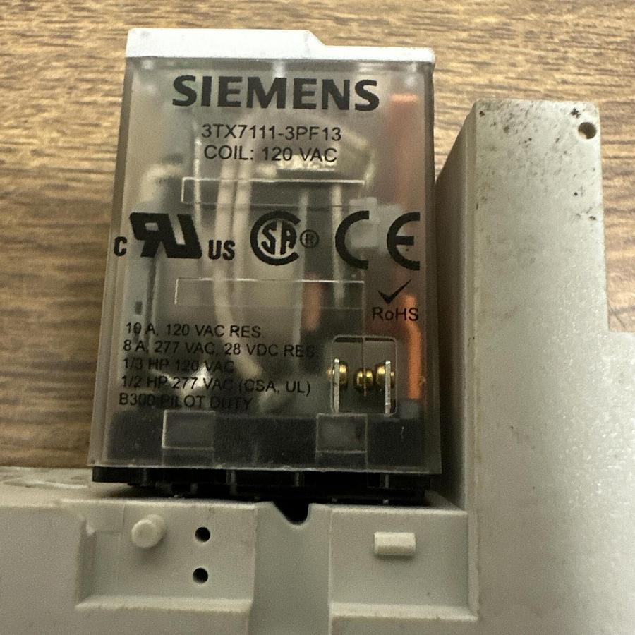Used Siemens,3TX7144-4E5,Contact Base w/3TX71 Relay