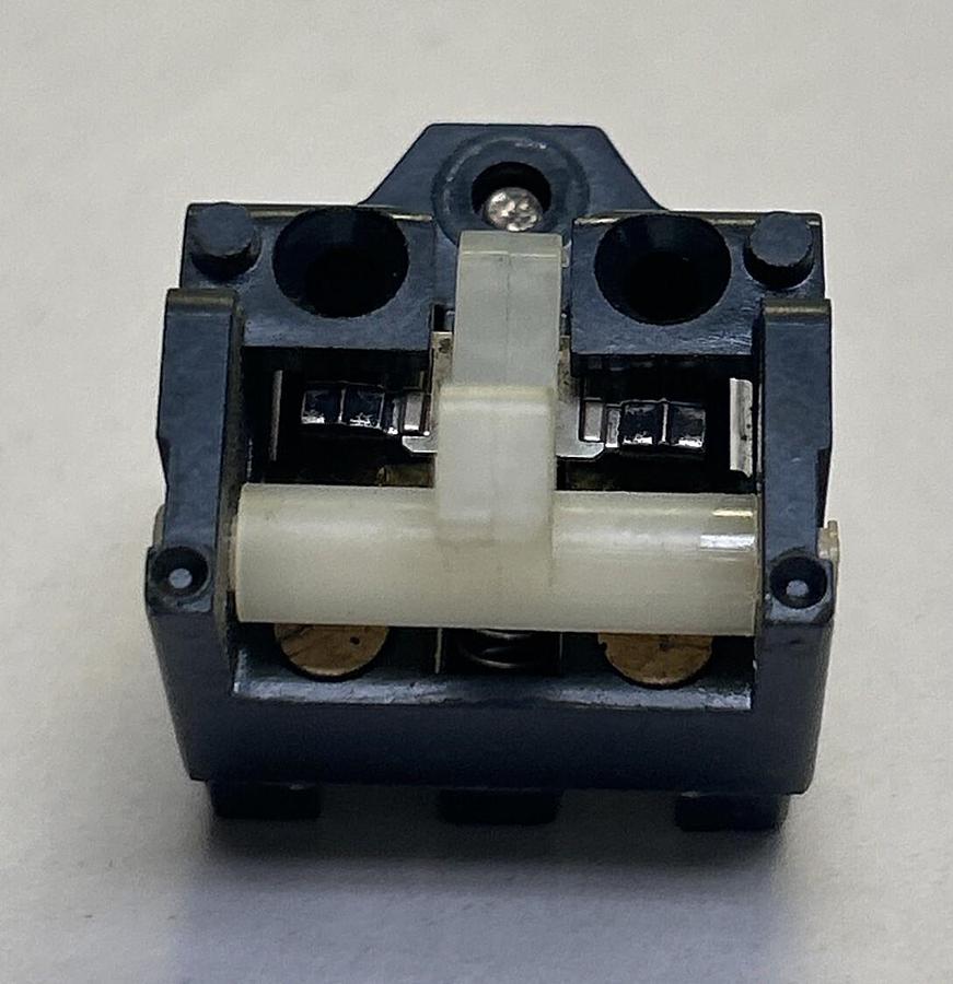 Used ALLEN BRADLEY,1495-N10,AUXILIARY CONTACT BLOCK SIZE 0-1-2