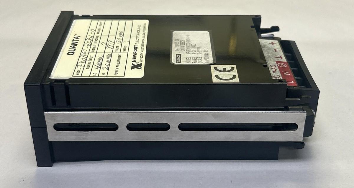 Used NEWPORT ELECTRONICS,FDQ9000-BCR4-0,DIGITAL PANEL METER