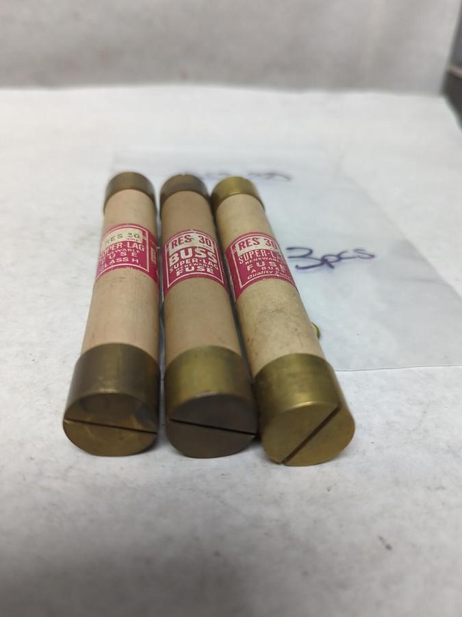 COOPER BUSSMANN,RES30,RENEWABLE 30 AMP FUSE LOT OF 3 PRE-OWNED