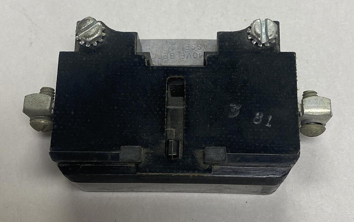 CUTLER HAMMER,10933H-1A,AUXILIARY CONTACT SIZE 0-1 600V NOS