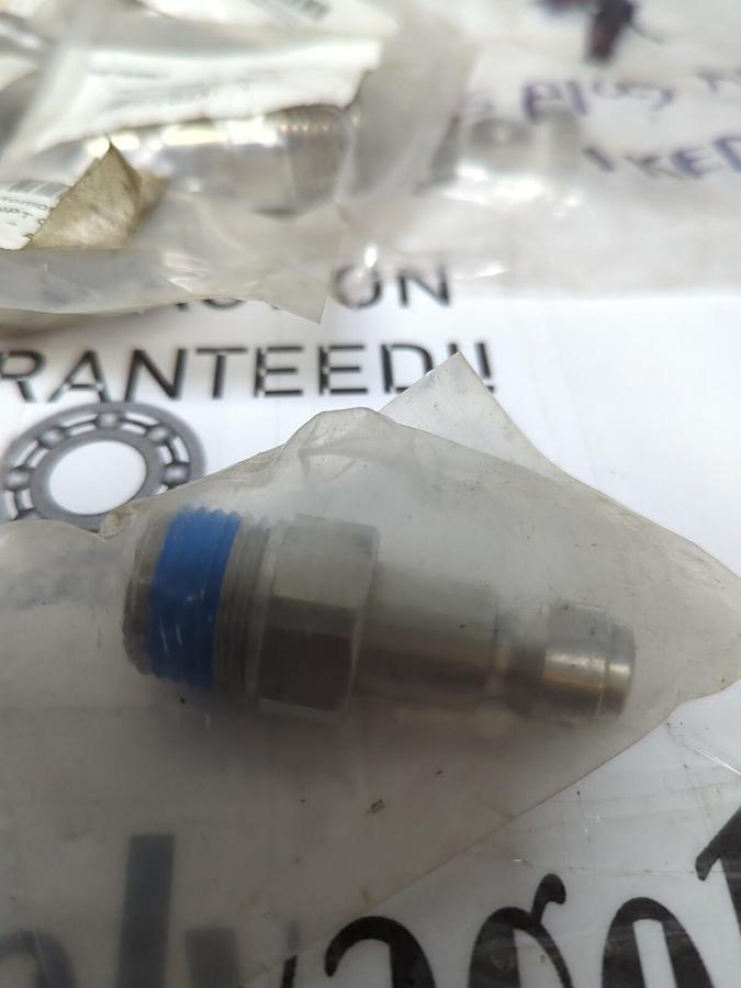 SS PLUG AUTOMOTIVE,1KED7,3/8 INCH BODY 1/2 INCH MNPT CONNECTION LOT OF 7 NOS