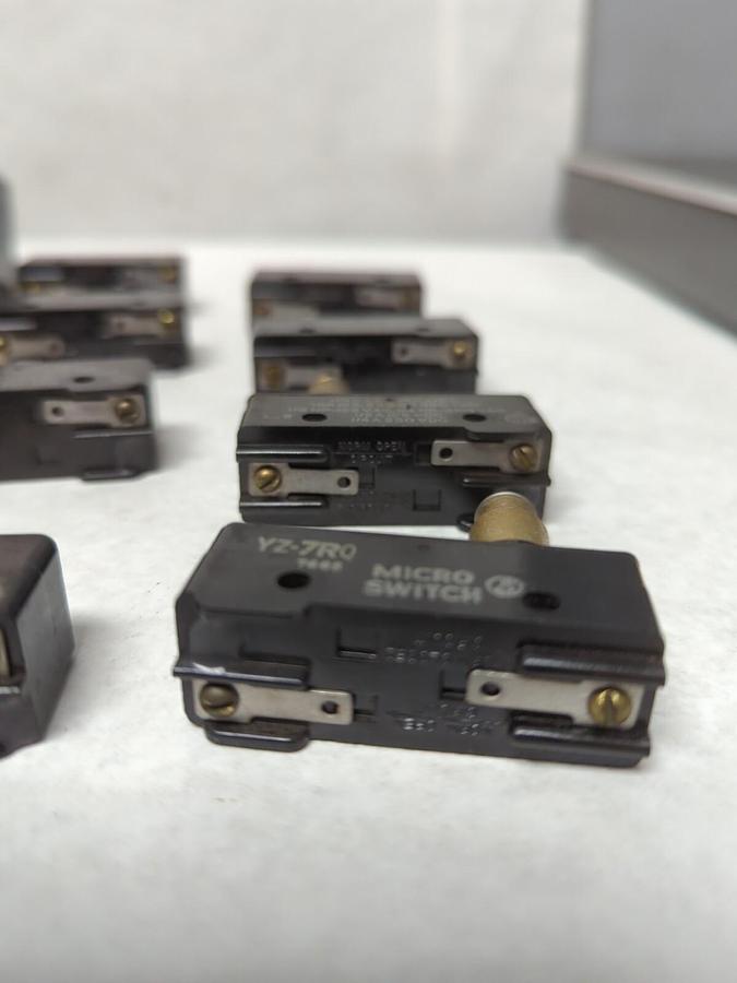 HONEYWELL MICRO SWITCH,YZ-7RQ,SNAP ACTION LIMIT SWITCH LOT OF 8